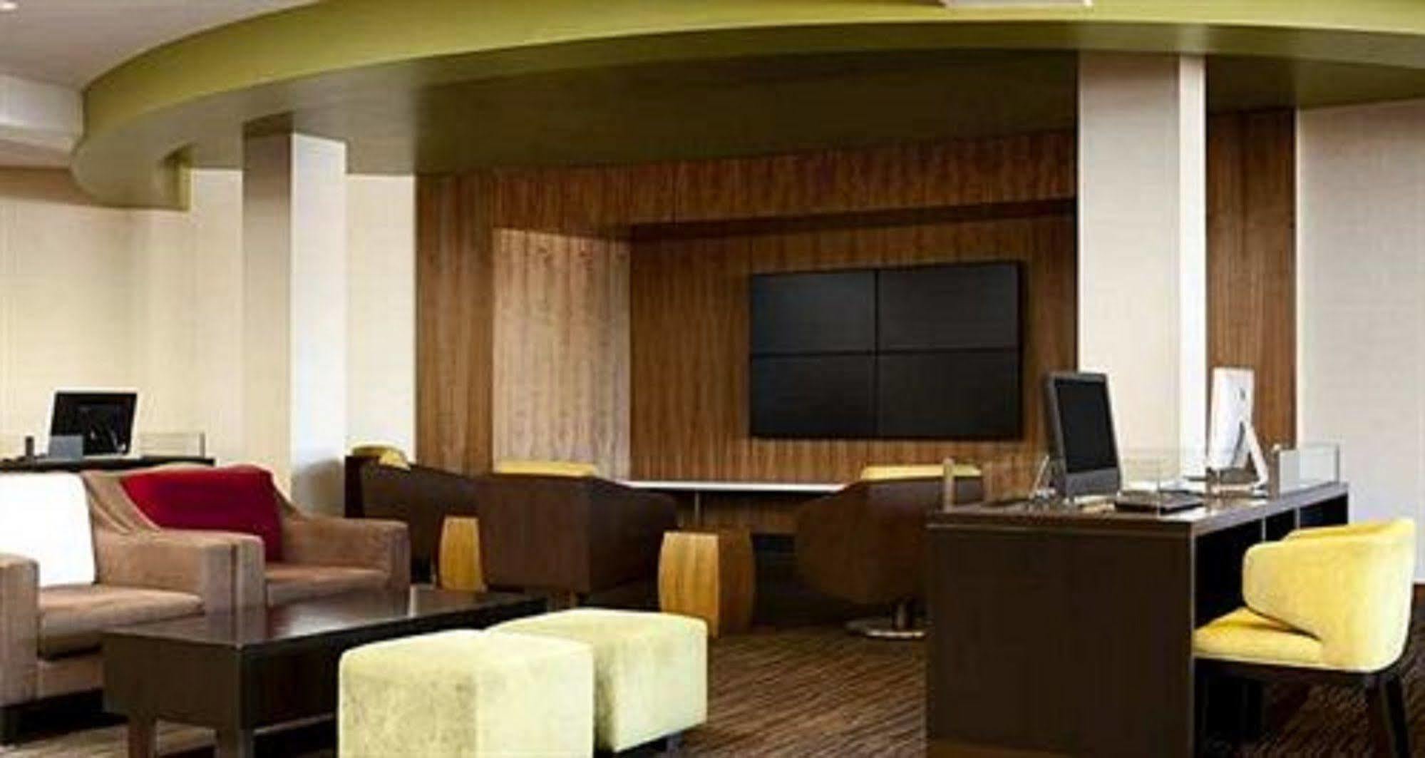 Hilton Westchester Rye Brook Exterior foto